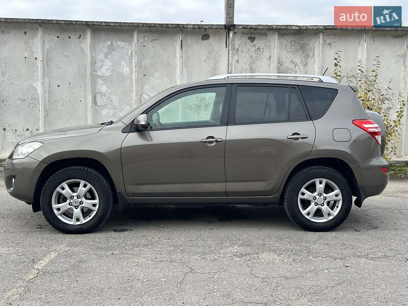 Внедорожник / Кроссовер Toyota RAV4 2009 в Сумах