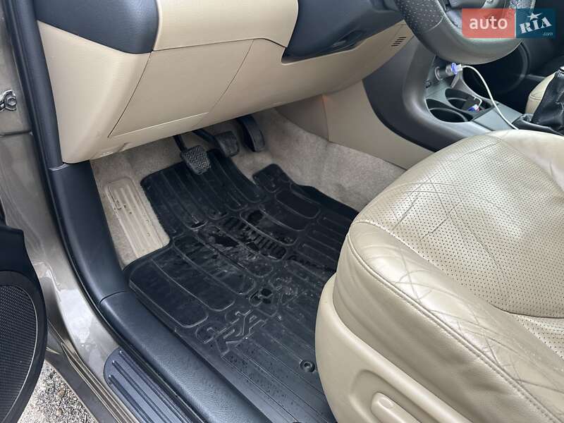 Внедорожник / Кроссовер Toyota RAV4 2009 в Сумах