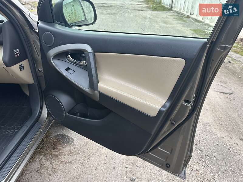 Внедорожник / Кроссовер Toyota RAV4 2009 в Сумах
