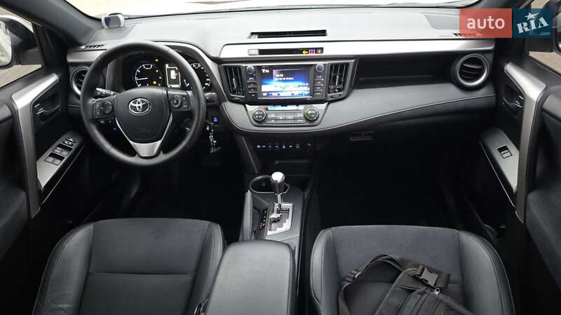 Позашляховик / Кросовер Toyota RAV4 2016 в Прилуках