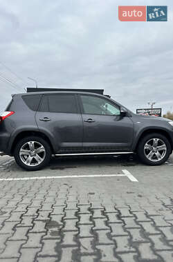 Внедорожник / Кроссовер Toyota RAV4 2010 в 