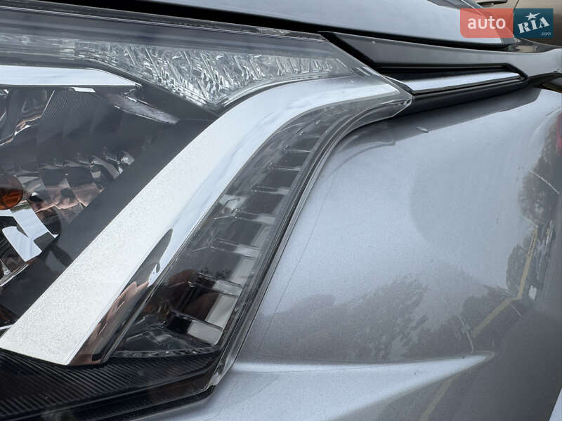Позашляховик / Кросовер Toyota RAV4 2018 в Дніпрі