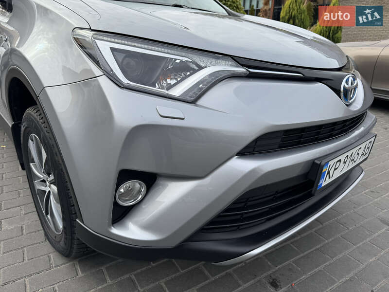 Позашляховик / Кросовер Toyota RAV4 2018 в Дніпрі