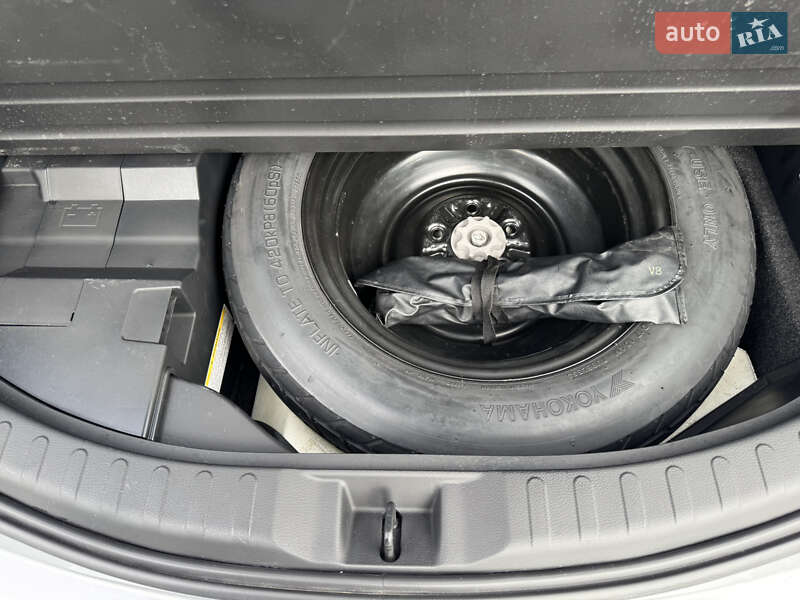 Позашляховик / Кросовер Toyota RAV4 2018 в Дніпрі