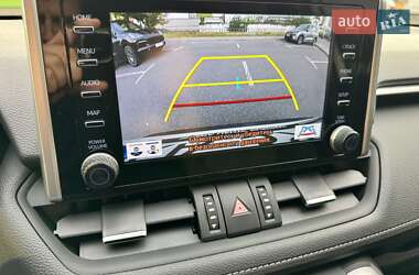 Внедорожник / Кроссовер Toyota RAV4 2019 в 