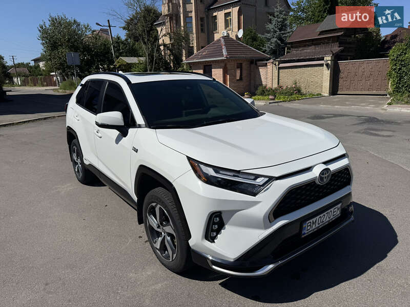Внедорожник / Кроссовер Toyota RAV4 2021 в Киеве