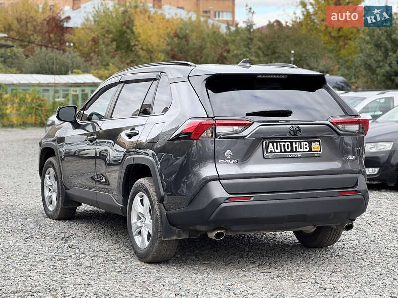 Внедорожник / Кроссовер Toyota RAV4 2021 в Бердичеве