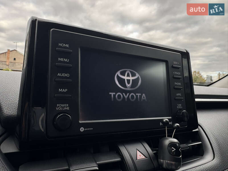 Внедорожник / Кроссовер Toyota RAV4 2021 в Бердичеве