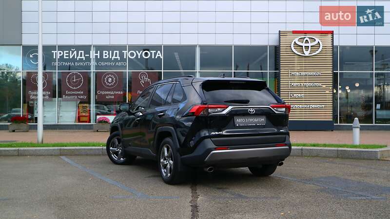 Позашляховик / Кросовер Toyota RAV4 2020 в Києві