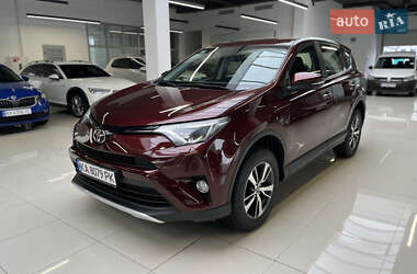 Позашляховик / Кросовер Toyota RAV4 2017 в Хмельницькому
