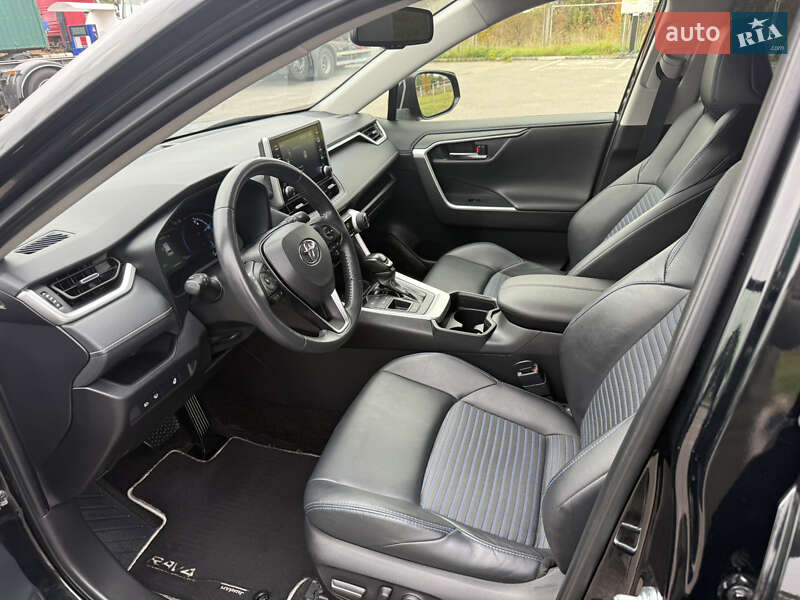 Позашляховик / Кросовер Toyota RAV4 2021 в Києві фото 15 Позашляховик / Кросовер Toyota RAV4 2021 в Києві