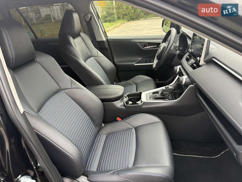 Позашляховик / Кросовер Toyota RAV4 2021 в Києві фото 21 Позашляховик / Кросовер Toyota RAV4 2021 в Києві