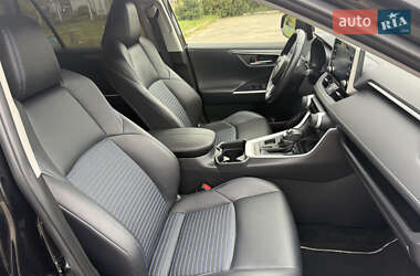 Внедорожник / Кроссовер Toyota RAV4 2021 в 