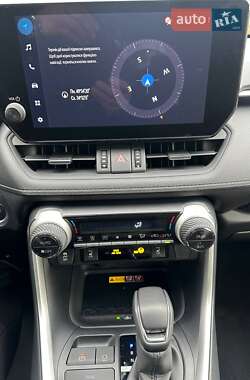 Внедорожник / Кроссовер Toyota RAV4 2025 в 