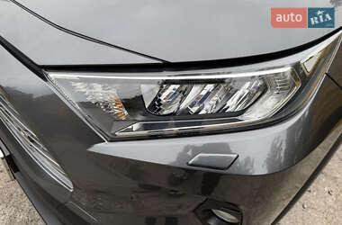 Внедорожник / Кроссовер Toyota RAV4 2019 в 