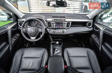 Позашляховик / Кросовер Toyota RAV4 2013 в  фото 8 Позашляховик / Кросовер Toyota RAV4 2013 в