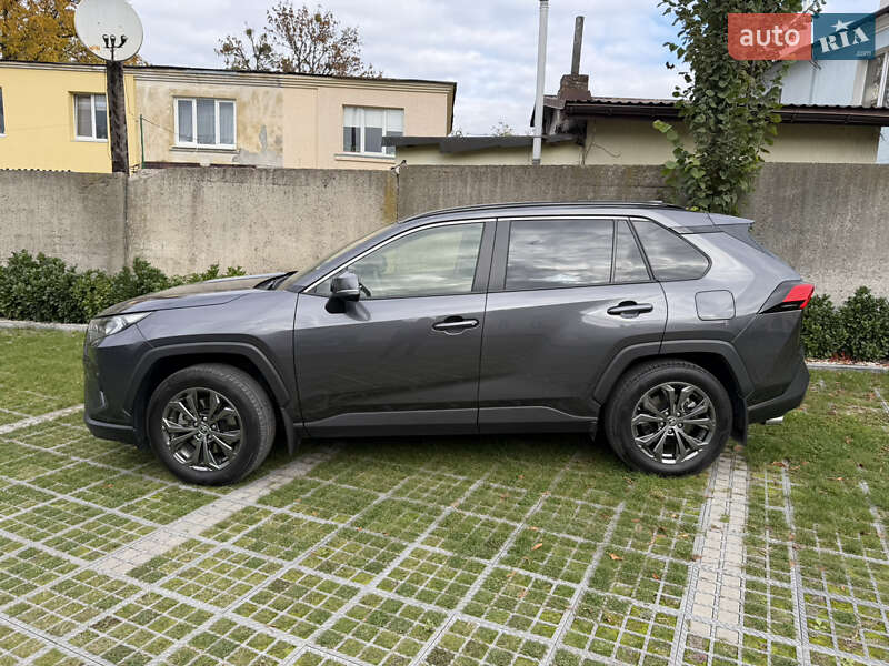 Позашляховик / Кросовер Toyota RAV4 2024 в Львові