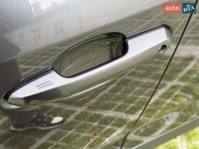 Позашляховик / Кросовер Toyota RAV4 2024 в Львові