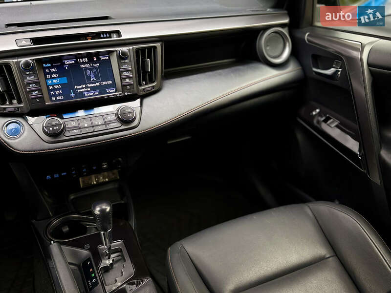 Внедорожник / Кроссовер Toyota RAV4 2017 в Харькове