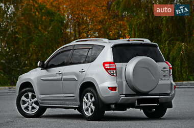 Внедорожник / Кроссовер Toyota RAV4 2011 в 