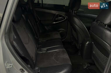 Внедорожник / Кроссовер Toyota RAV4 2011 в 