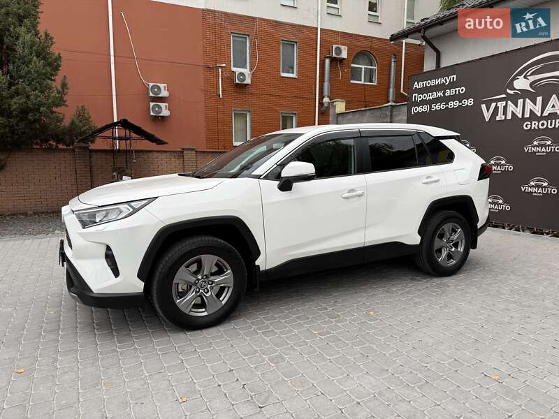 Внедорожник / Кроссовер Toyota RAV4 2023 в Виннице