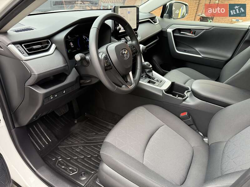 Внедорожник / Кроссовер Toyota RAV4 2023 в Виннице