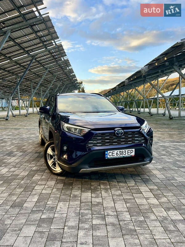 Позашляховик / Кросовер Toyota RAV4 2022 в Львові фото 18 Позашляховик / Кросовер Toyota RAV4 2022 в Львові