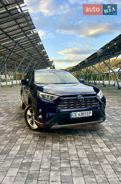 Позашляховик / Кросовер Toyota RAV4 2022 в 