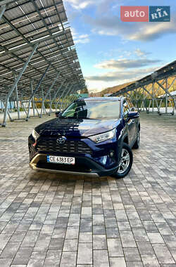 Позашляховик / Кросовер Toyota RAV4 2022 в 