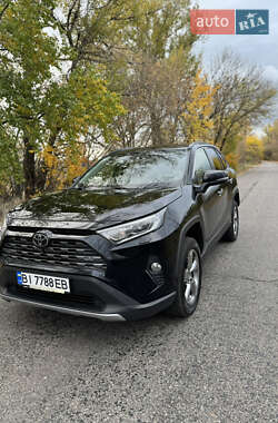 Внедорожник / Кроссовер Toyota RAV4 2019 в Кременчуге