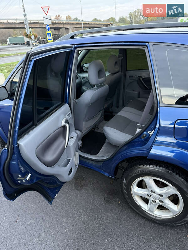 Внедорожник / Кроссовер Toyota RAV4 2002 в Киеве