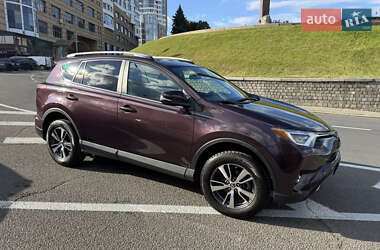 Позашляховик / Кросовер Toyota RAV4 2018 в Дніпрі
