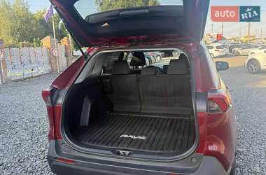 Внедорожник / Кроссовер Toyota RAV4 2021 в 