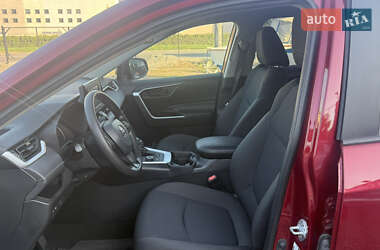 Внедорожник / Кроссовер Toyota RAV4 2021 в 