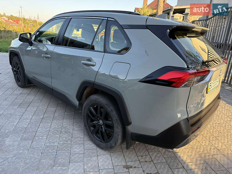 Внедорожник / Кроссовер Toyota RAV4 2021 в Тернополе