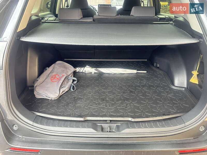 Внедорожник / Кроссовер Toyota RAV4 2020 в Киеве фото 7 Внедорожник / Кроссовер Toyota RAV4 2020 в Киеве