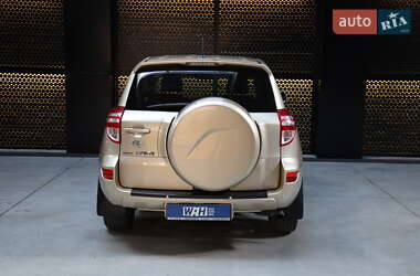Внедорожник / Кроссовер Toyota RAV4 2011 в 