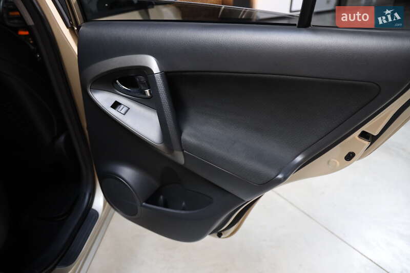 Внедорожник / Кроссовер Toyota RAV4 2011 в Луцке фото 32 Внедорожник / Кроссовер Toyota RAV4 2011 в Луцке
