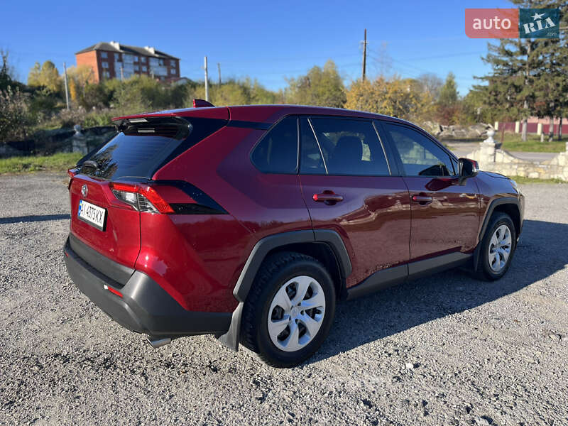Внедорожник / Кроссовер Toyota RAV4 2020 в Софиевской Борщаговке