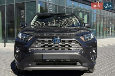Позашляховик / Кросовер Toyota RAV4 2023 в Львові