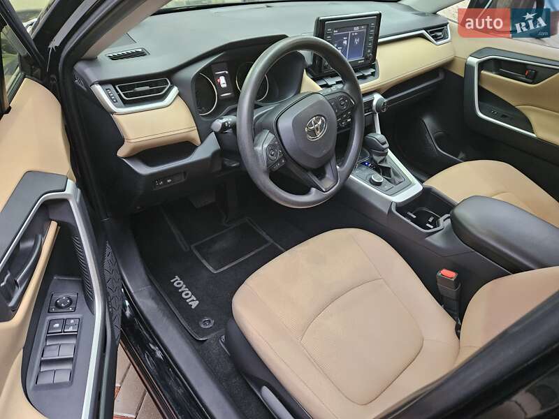Позашляховик / Кросовер Toyota RAV4 2022 в Києві