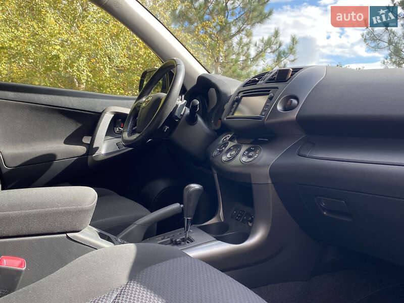 Внедорожник / Кроссовер Toyota RAV4 2012 в Киеве