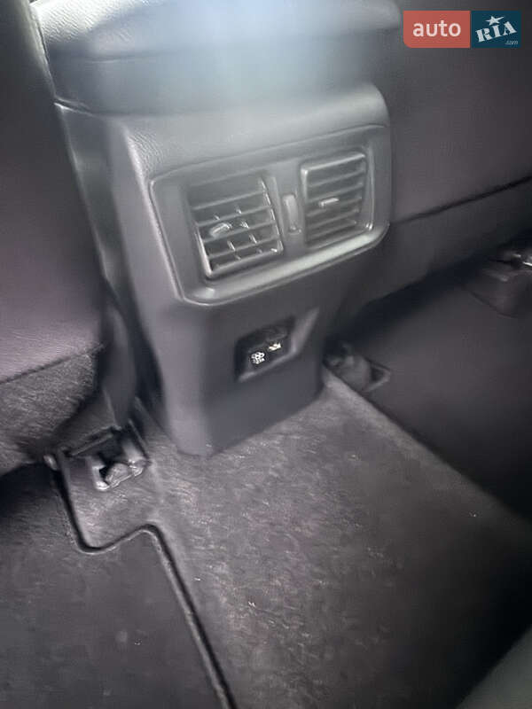 Позашляховик / Кросовер Toyota RAV4 2021 в Харкові