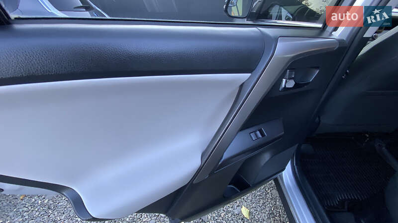Внедорожник / Кроссовер Toyota RAV4 2017 в Луцке фото 73 Внедорожник / Кроссовер Toyota RAV4 2017 в Луцке
