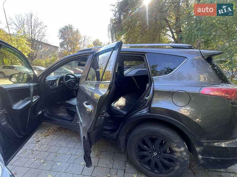 Позашляховик / Кросовер Toyota RAV4 2016 в Львові фото 7 Позашляховик / Кросовер Toyota RAV4 2016 в Львові