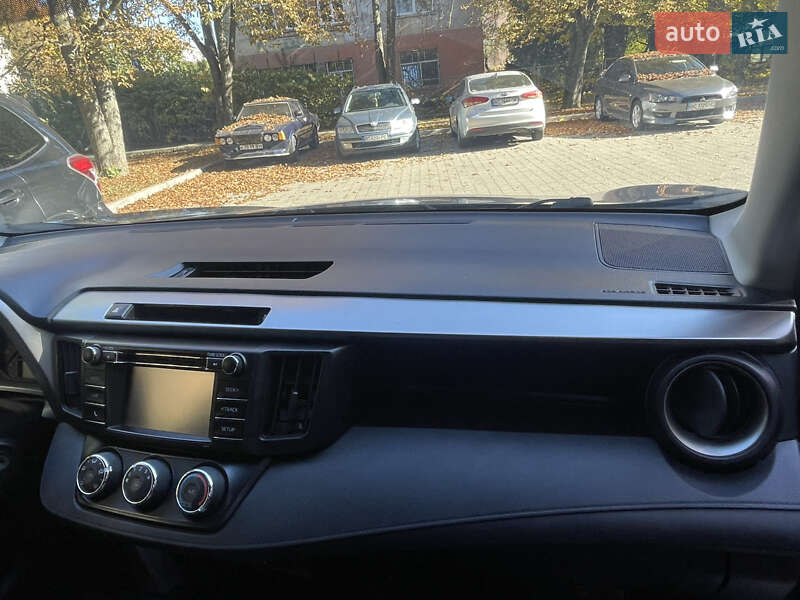 Позашляховик / Кросовер Toyota RAV4 2016 в Львові фото 22 Позашляховик / Кросовер Toyota RAV4 2016 в Львові