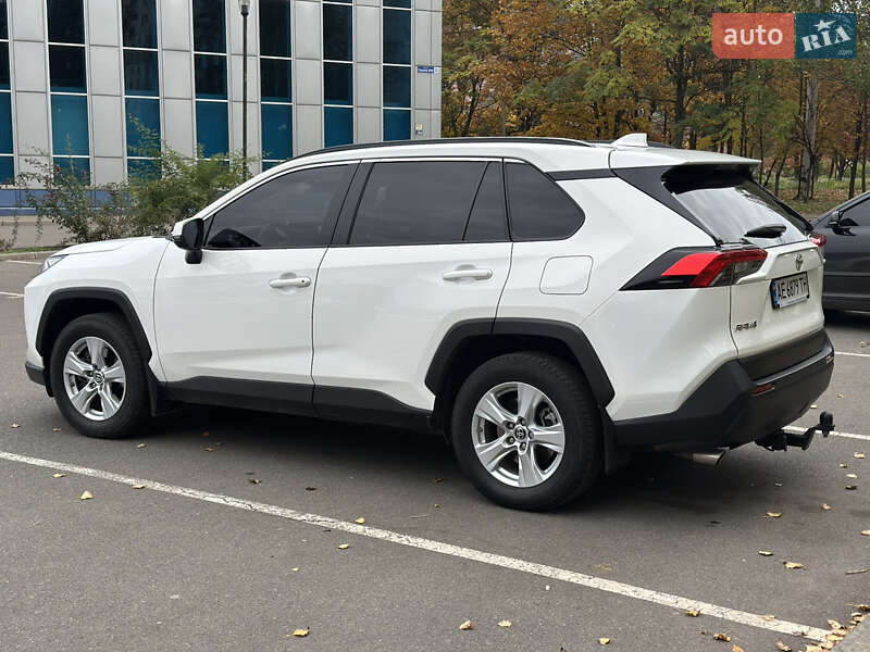 Внедорожник / Кроссовер Toyota RAV4 2021 в Кривом Роге