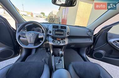 Внедорожник / Кроссовер Toyota RAV4 2011 в 