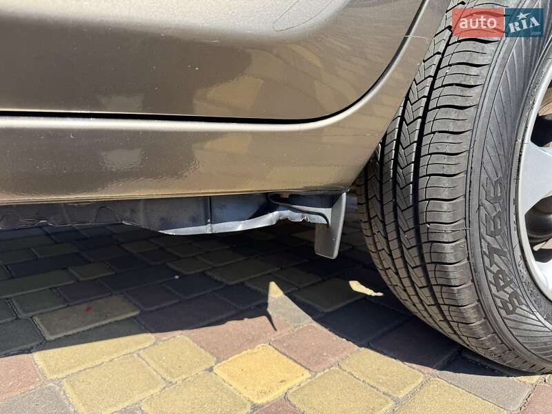 Позашляховик / Кросовер Toyota RAV4 2011 в Дніпрі